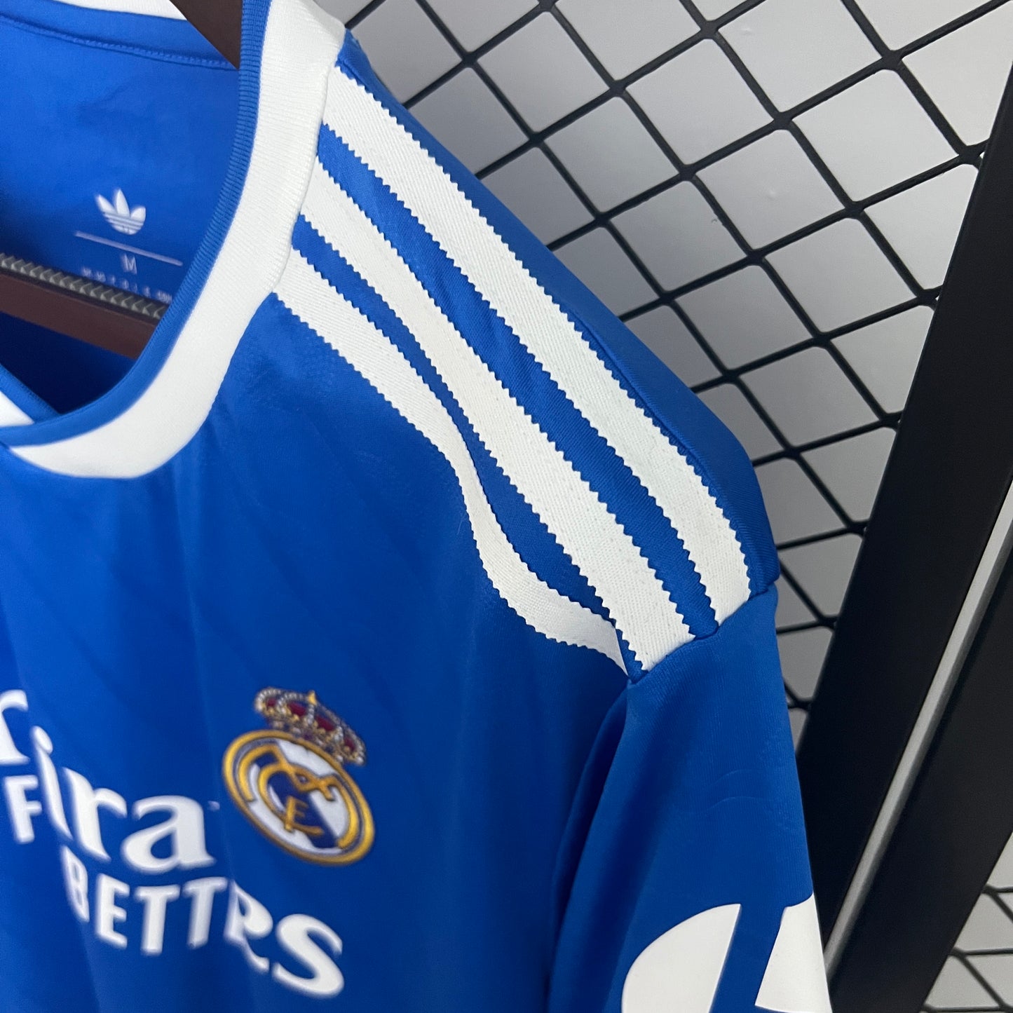 Real Madrid tercera equipación versión fan (Bajo Encargo)