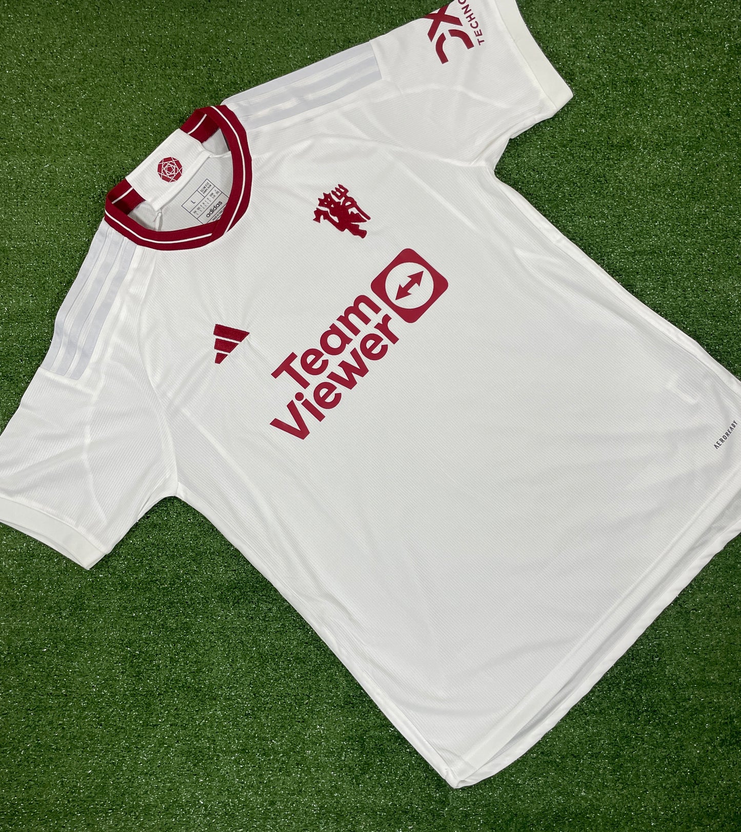 Manchester United tercera equipación 23/24 versión fan (Entrega inmediata)