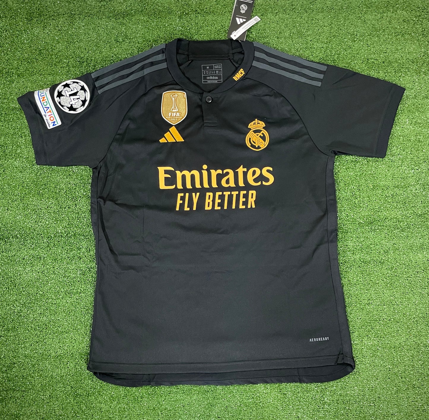 Real Madrid tercera equipación 23/24 versión fan (Entrega inmediata)