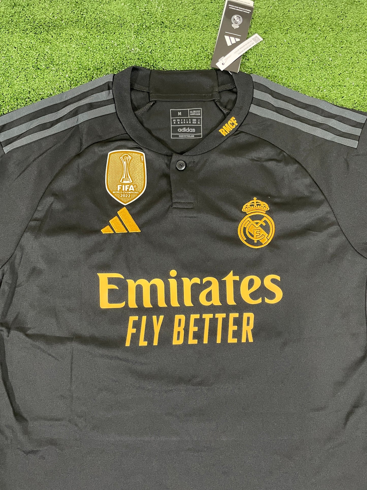 Real Madrid tercera equipación 23/24 versión fan (Entrega inmediata)