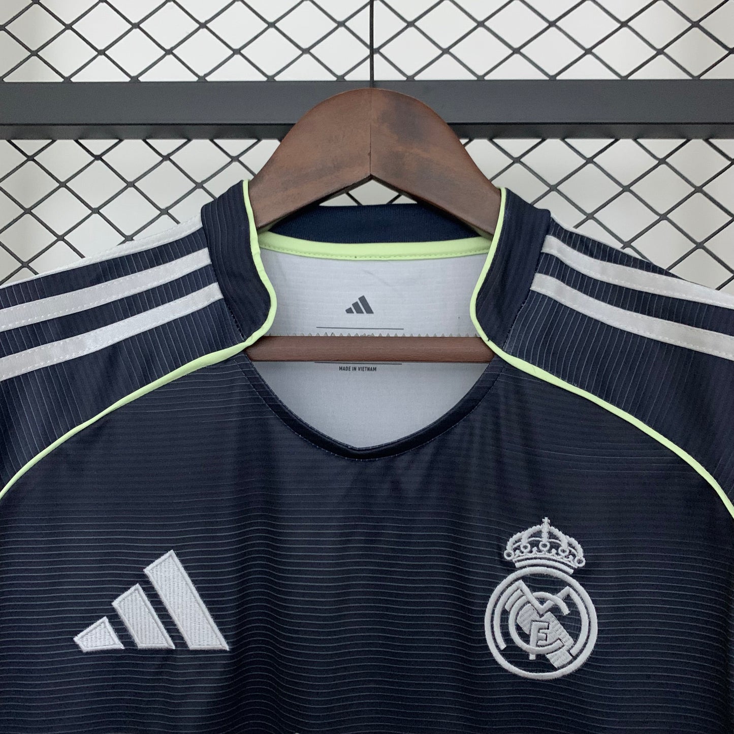 Real Madrid segunda equipación versión fan (Bajo Encargo)