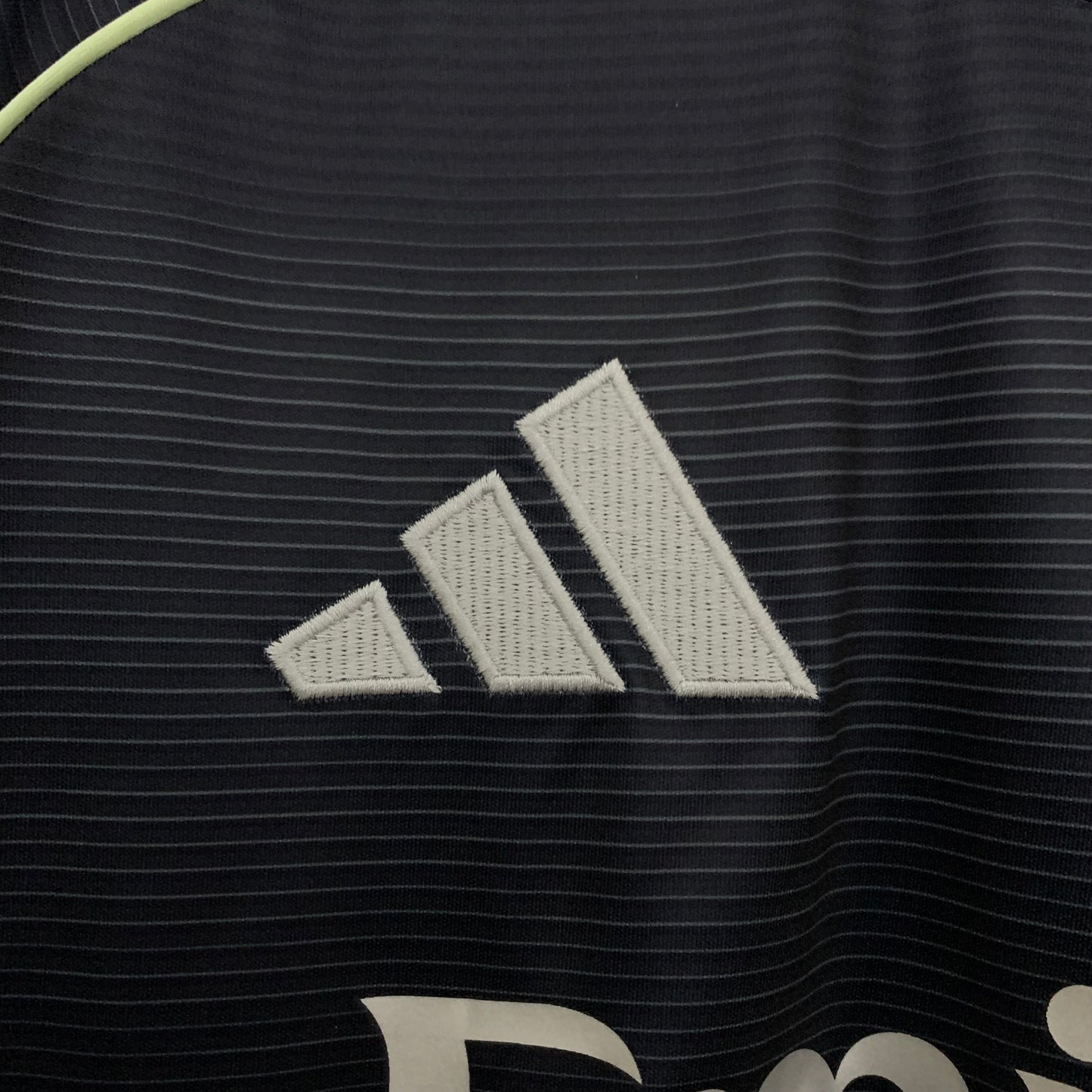 Real Madrid segunda equipación versión fan (Bajo Encargo)